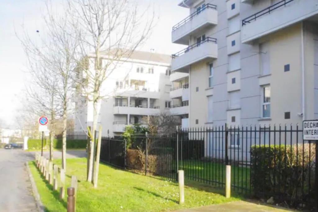 Tres Bel Appartement Entre Paris Et Disneyland Lognes Eksteriør bilde